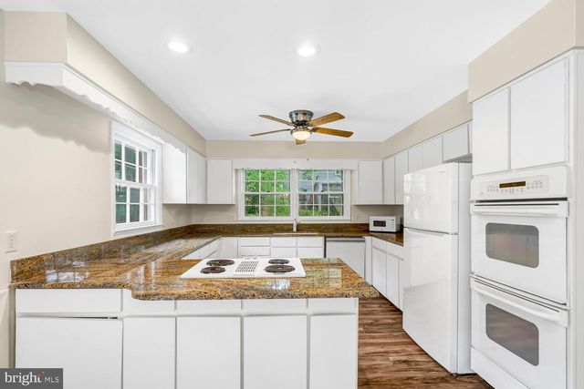 2108 WILKINSON PL, Alexandria, VA 22306