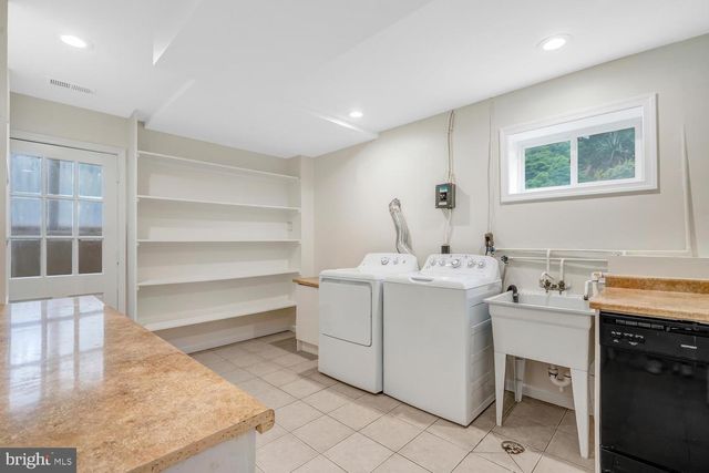 2108 WILKINSON PL, Alexandria, VA 22306