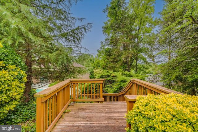 2108 WILKINSON PL, Alexandria, VA 22306