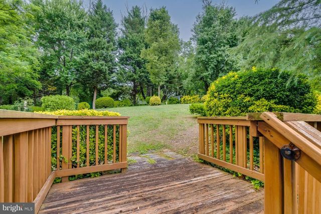 2108 WILKINSON PL, Alexandria, VA 22306