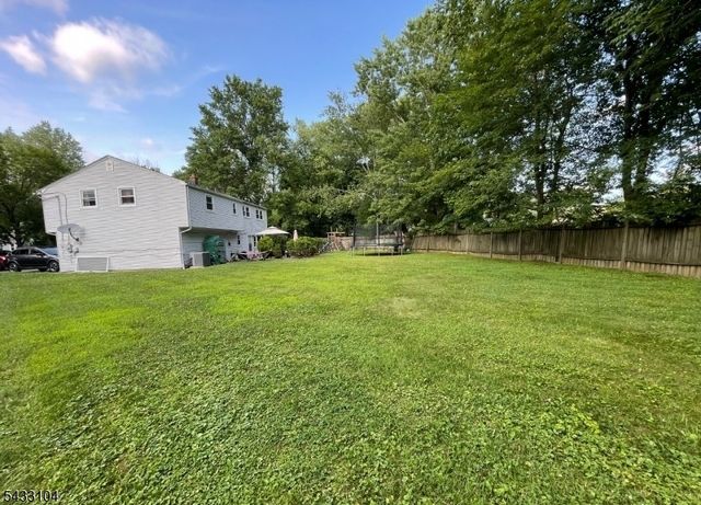 10 Falcon Ct, Livingston Twp., NJ 07039