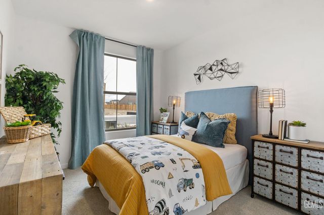 7312 Peach Grove Lane, Bakersfield, CA 93313