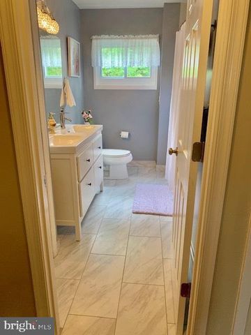 10626 ASHBY PL, Fairfax, VA 22030