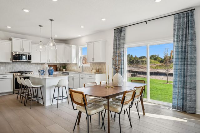 5189 Windlass Drive, Woodbury, MN 55129