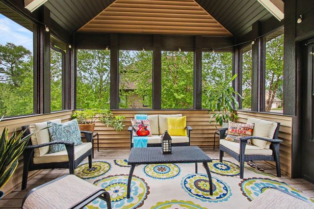 7234 Fawn Valley Drive, Schererville, IN 46375