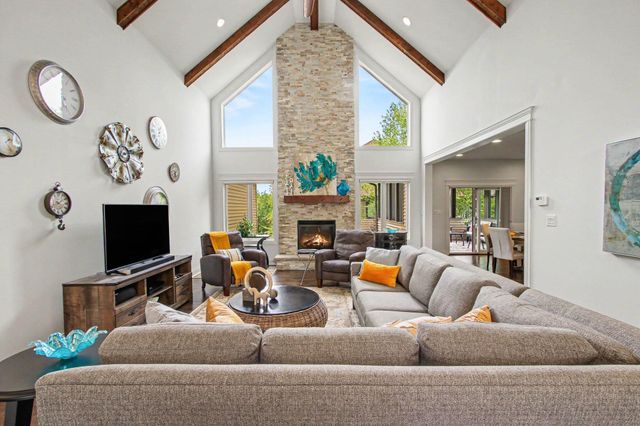 7234 Fawn Valley Drive, Schererville, IN 46375
