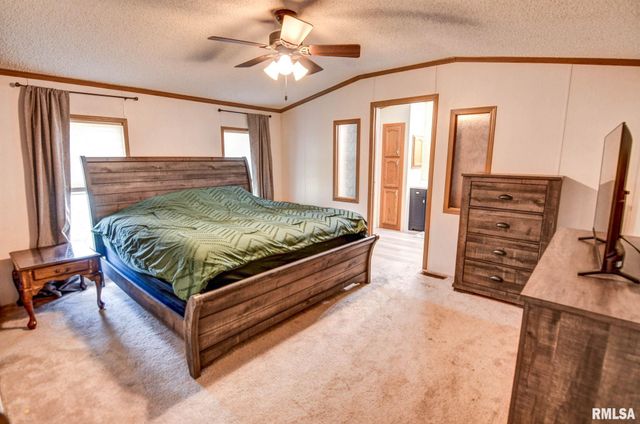 1553 S Shumway Street, Taylorville, IL 62568