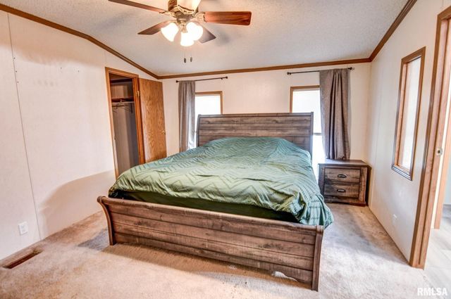 1553 S Shumway Street, Taylorville, IL 62568