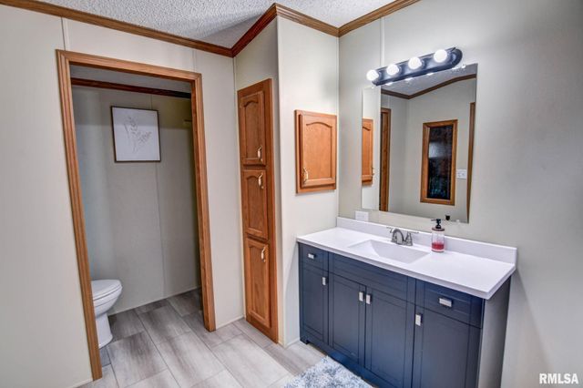 1553 S Shumway Street, Taylorville, IL 62568