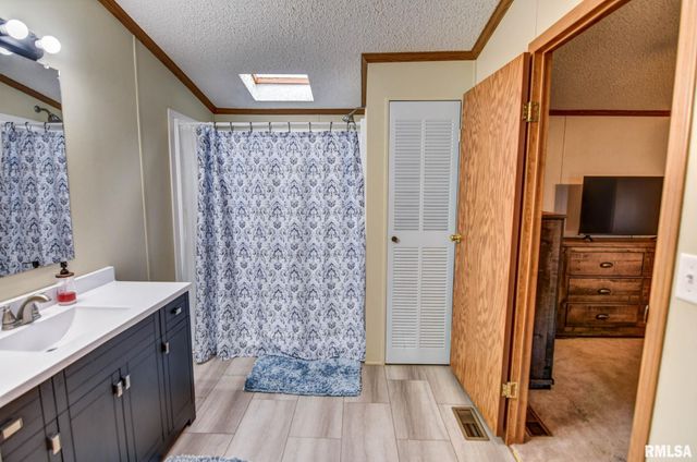 1553 S Shumway Street, Taylorville, IL 62568