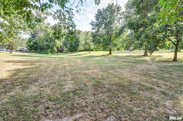 1553 S Shumway Street, Taylorville, IL 62568