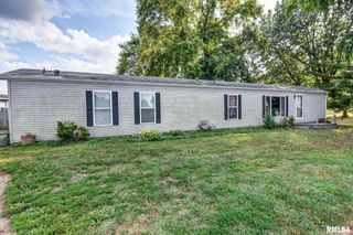 1553 S Shumway Street, Taylorville, IL 62568