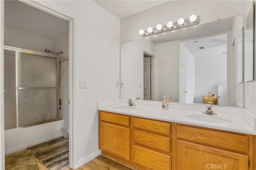 Image 12 of property listing at 22754 Little Fall Court, Saugus, CA 91350