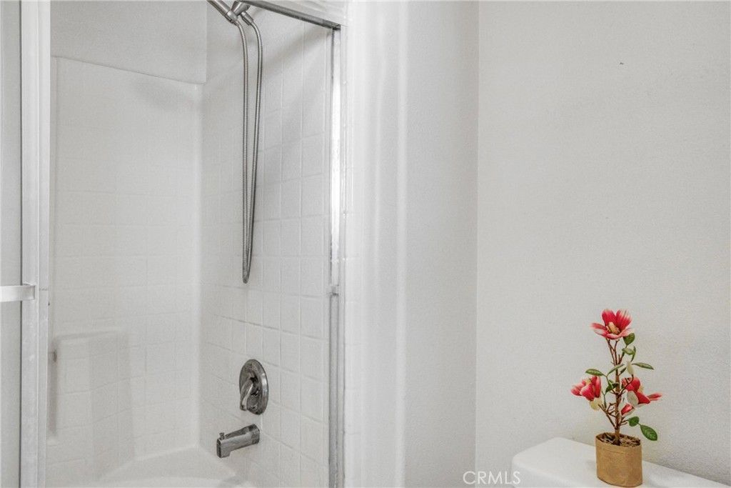 Image 13 of property listing at 22754 Little Fall Court, Saugus, CA 91350