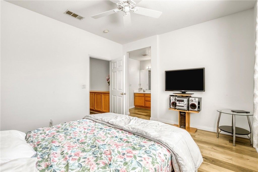 Image 18 of property listing at 22754 Little Fall Court, Saugus, CA 91350