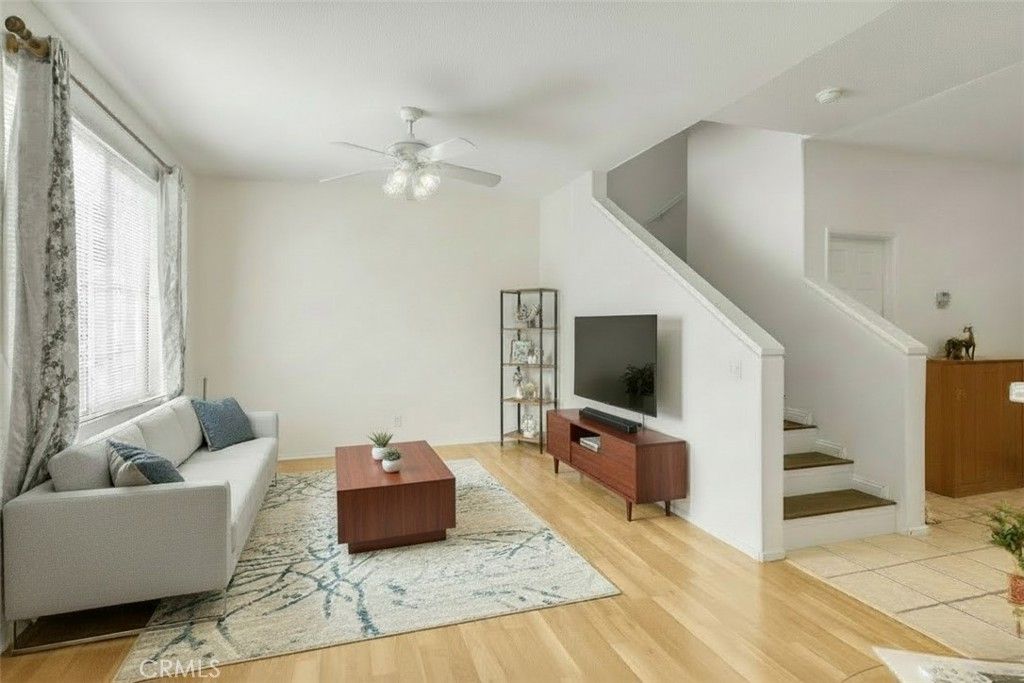 Image 4 of property listing at 22754 Little Fall Court, Saugus, CA 91350