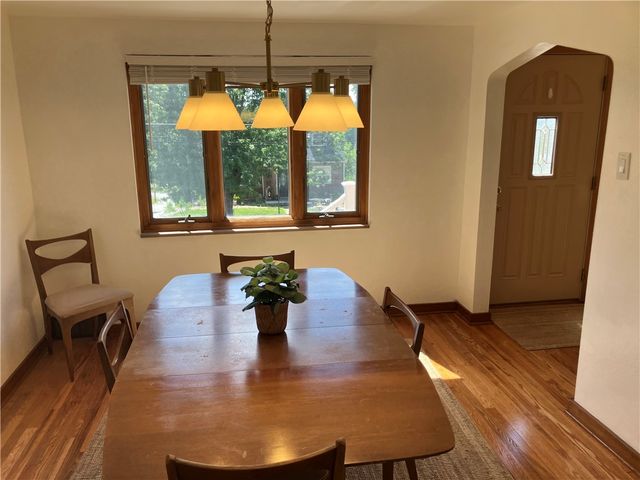 1041 Dallett Rd, Whitehall, PA 15227