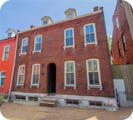 1006 Russell, St Louis, MO 63104