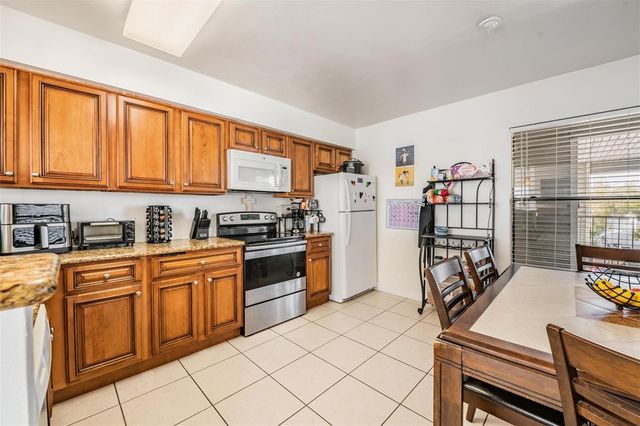 3127 W SLIGH AVENUE 303B, Tampa, FL 33614