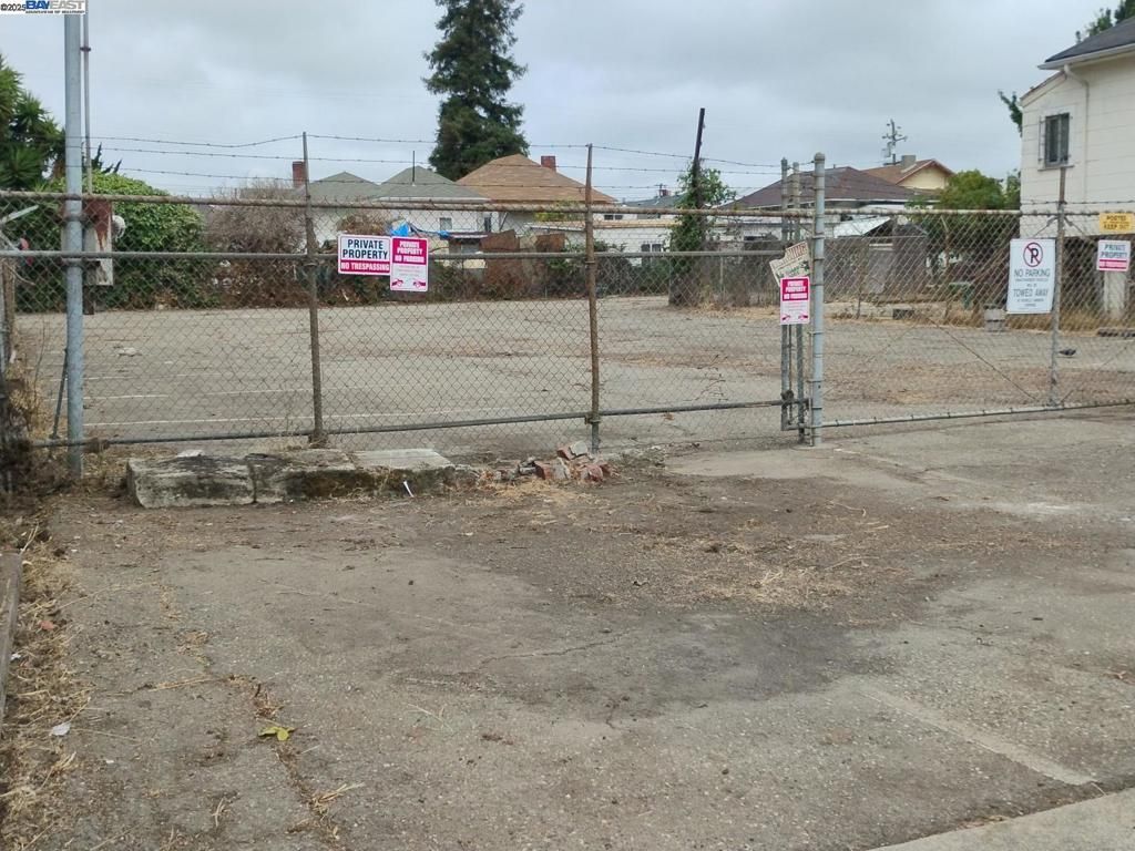 1205 41st Ave., Oakland, CA 94601