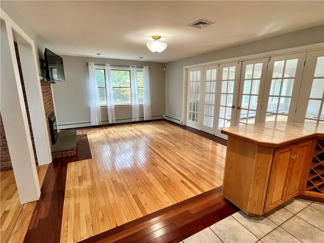 417 Victory Highway, West Greenwich, RI 02817