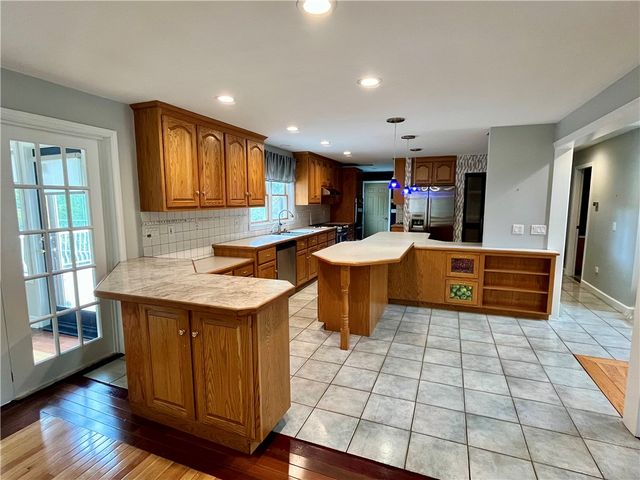 417 Victory Highway, West Greenwich, RI 02817