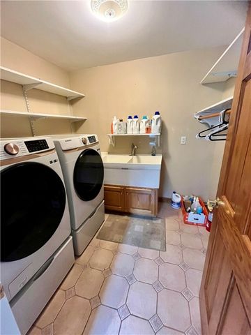 417 Victory Highway, West Greenwich, RI 02817