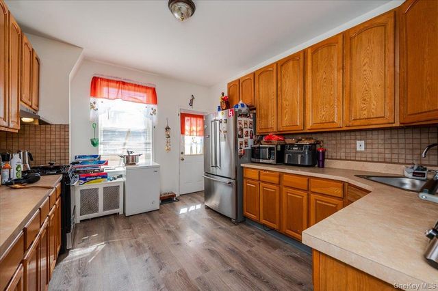2918 Bruckner Boulevard, Bronx, NY 10465