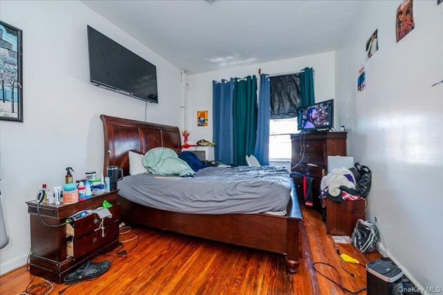 2918 Bruckner Boulevard, Bronx, NY 10465
