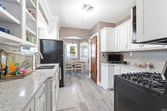 2107 Glenwood Avenue, Fort Wayne, IN 46805