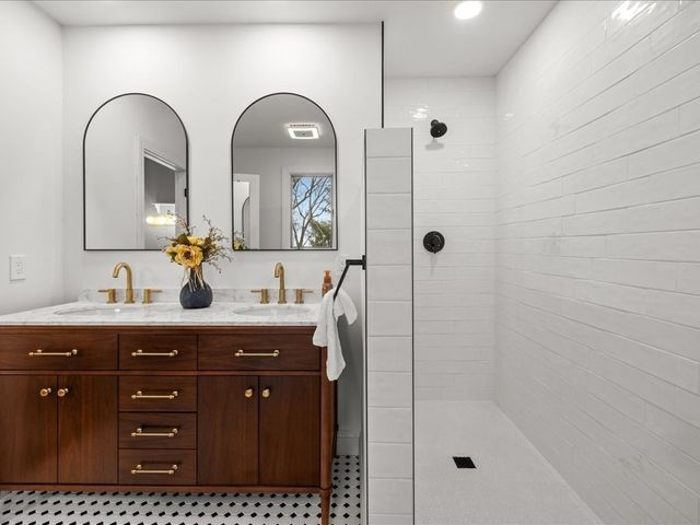 102 Spring Lane, Canton, MA 02021