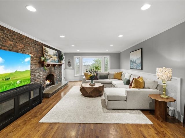 102 Spring Lane, Canton, MA 02021