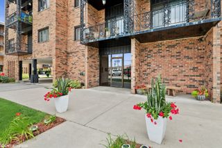 9355 Landings Lane 406, Des Plaines, IL 60016