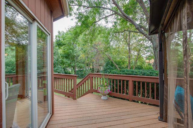 950 DUNHAM Drive, West Chicago, IL 60185