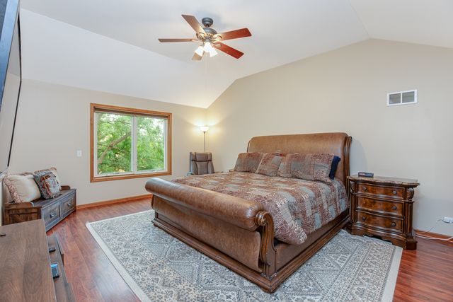 950 DUNHAM Drive, West Chicago, IL 60185