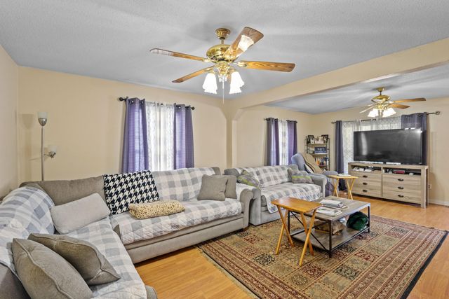 1762 E Boy Scout Road, Hixson, TN 37343