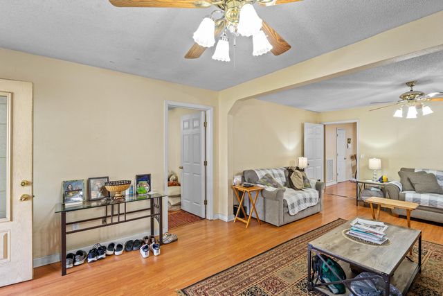 1762 E Boy Scout Road, Hixson, TN 37343