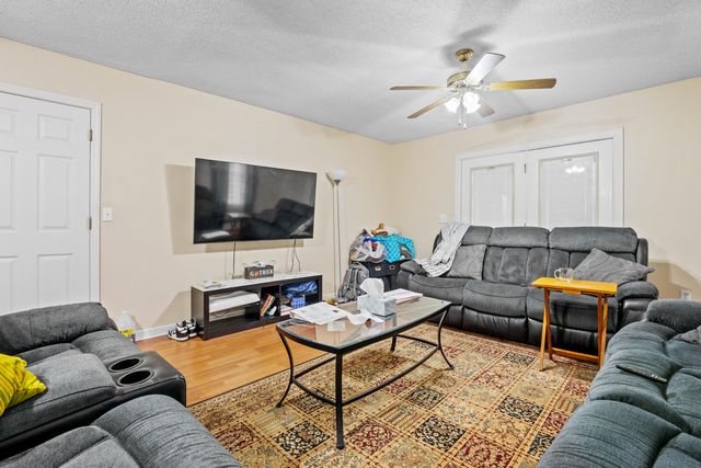 1762 E Boy Scout Road, Hixson, TN 37343