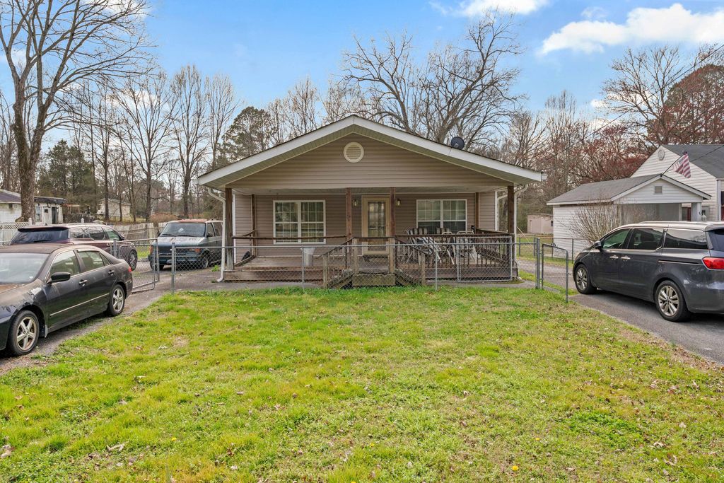 1762 E Boy Scout Road, Hixson, TN 37343