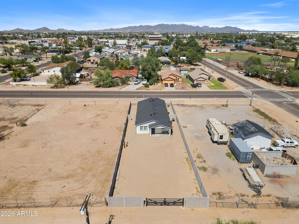 509 E CENTRE Avenue, Buckeye, AZ 85326 — photo 4