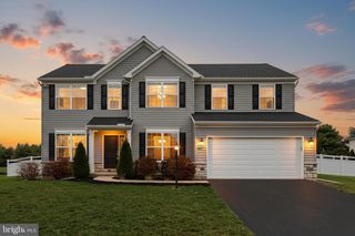 4021 COUNTRY DR, Dover, PA 17315