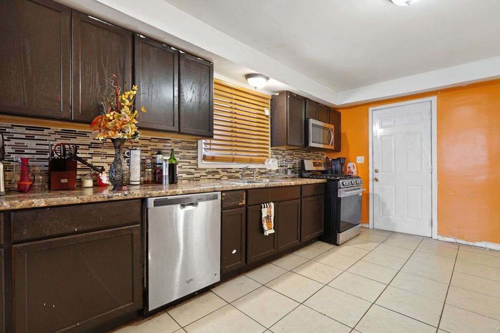 227 154th Place, Calumet City, IL 60409 — photo 4