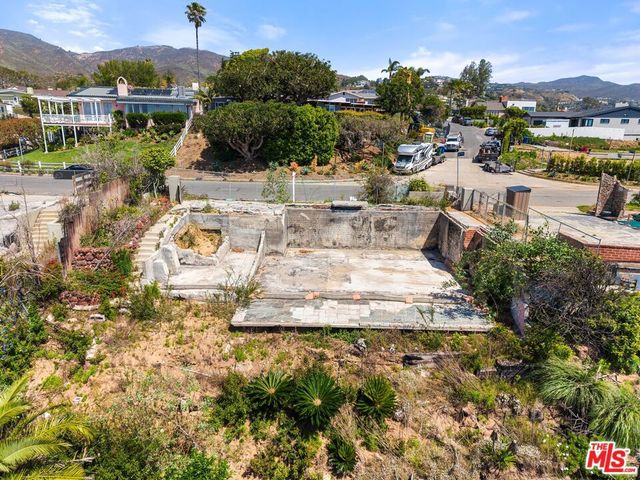 17624 Tramonto Drive, Pacific Palisades, CA 90272