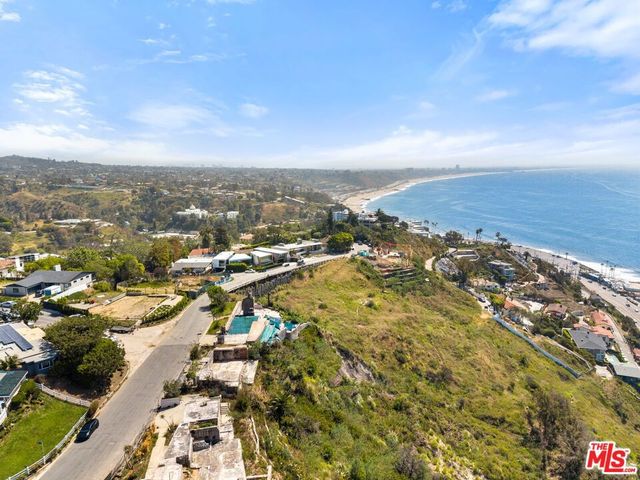 17624 Tramonto Drive, Pacific Palisades, CA 90272