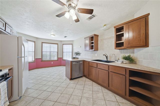 4013 Tiffany Trail, College Station, TX 77845