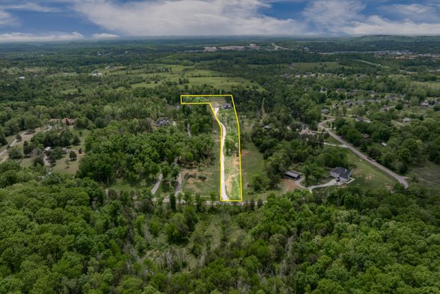 2064 Lasea Rd, Spring Hill, TN 37174