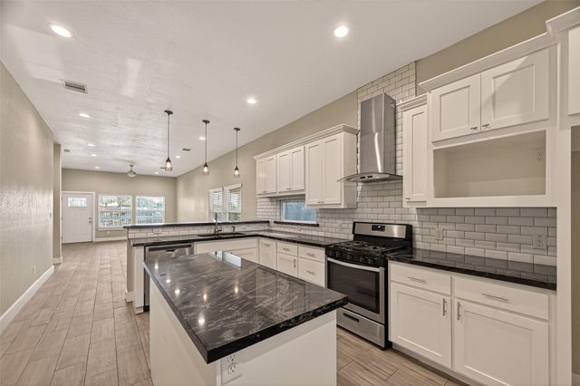 920 Kellogg Street, Houston, TX 77012