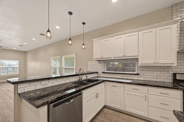 920 Kellogg Street, Houston, TX 77012