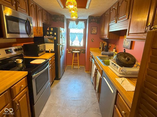 2017 Ticen Court, Beech Grove, IN 46107