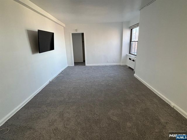 3091 Edwin 5D, Fort Lee, NJ 07024